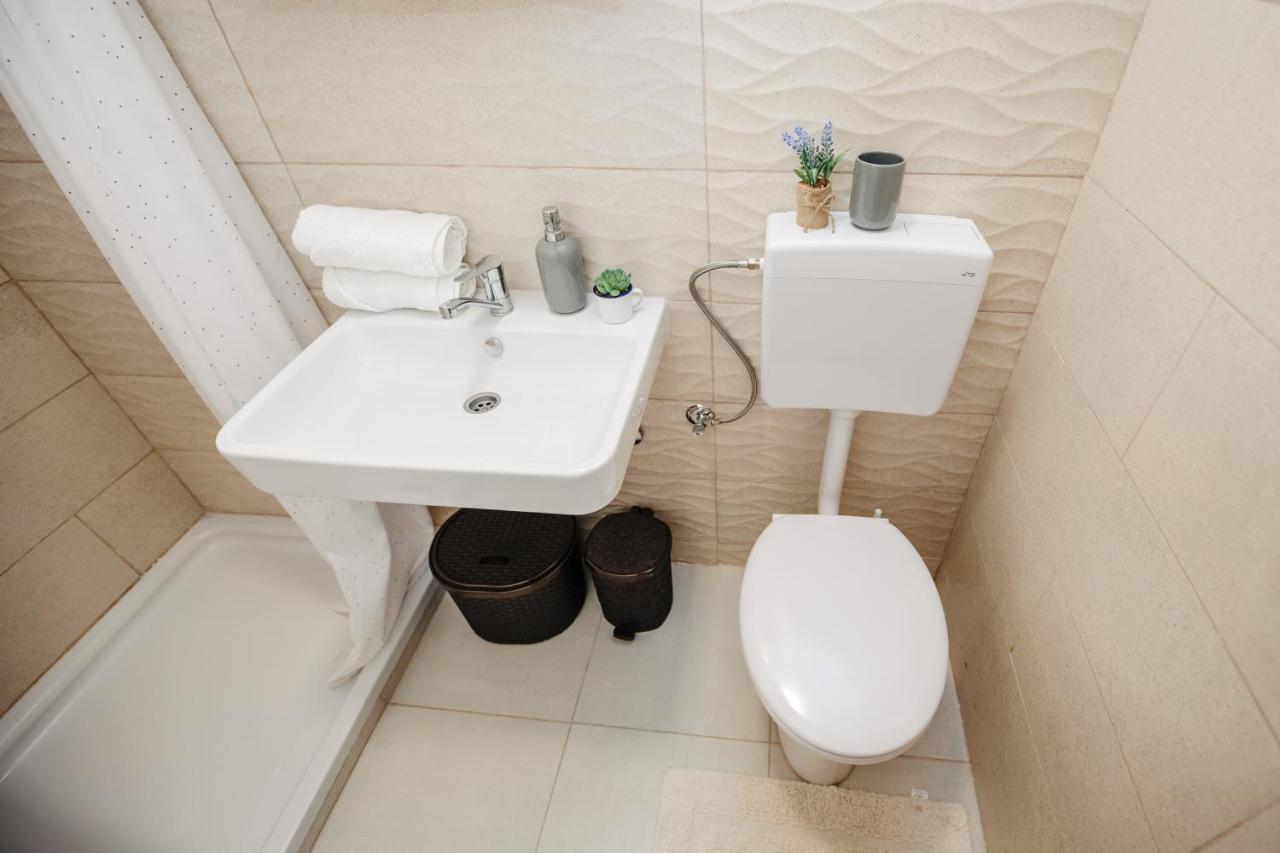Studio Apartmant Tonka ชิเบนิก ภายนอก รูปภาพ