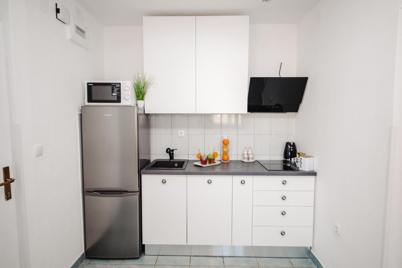 Studio Apartmant Tonka ชิเบนิก ภายนอก รูปภาพ